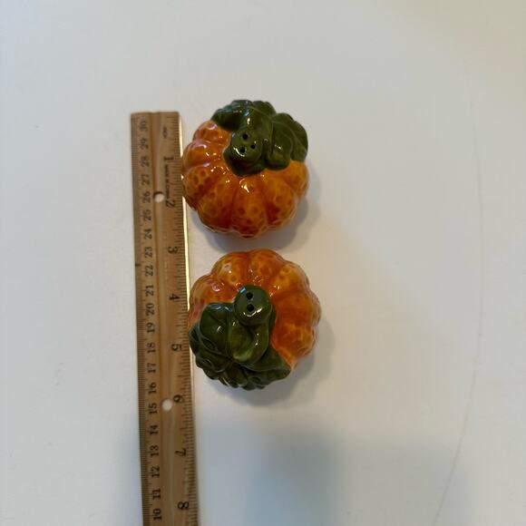 Pumpkin Salt and Pepper Shaker Set Fall Decor - Picture 3 of 3
